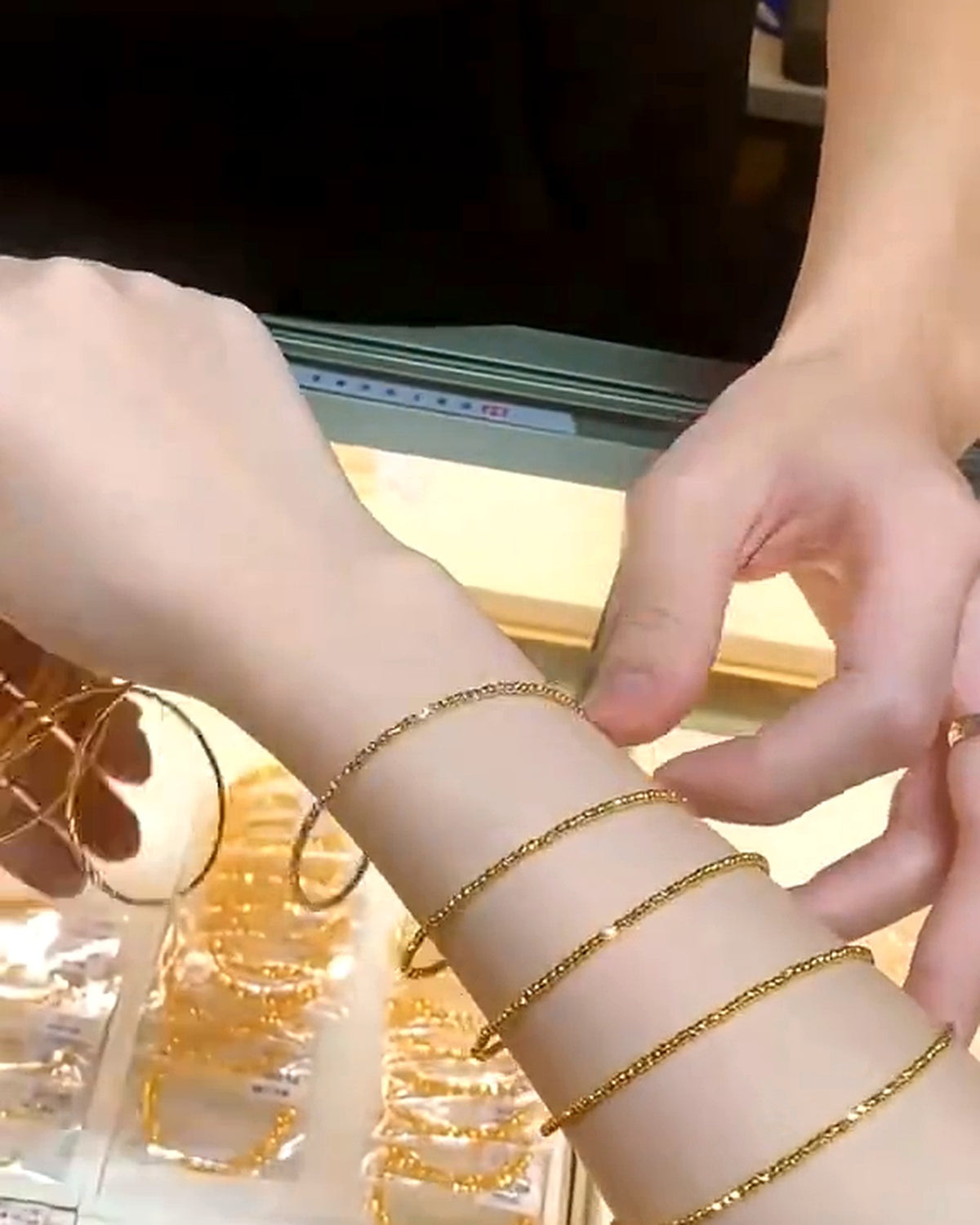 Elegant Bracelet for Women – Minimalist Luxury Fashion Jewelry